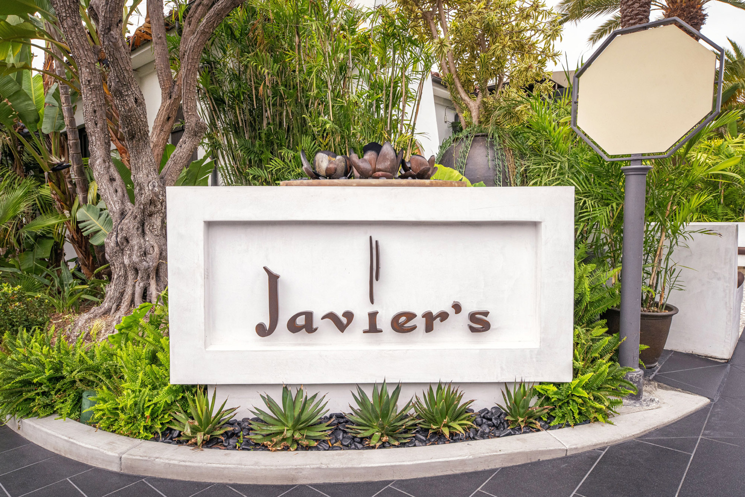 Javiers Cantina Article Header